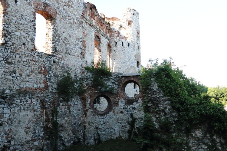 Zamek Tenczyn przestał się rozsypywać