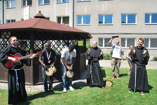 U franciszkanów na Kruczej tańce, hulanki i modlitwa!