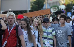 Dźwigali krzyż