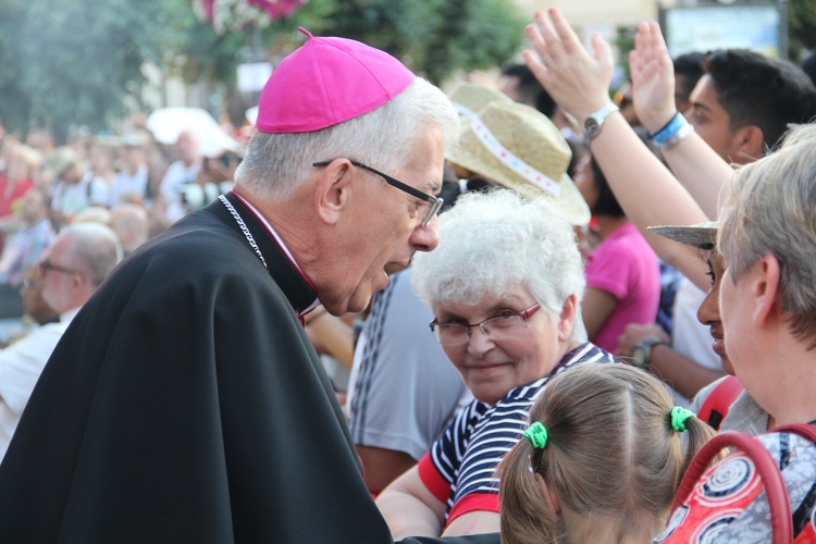 Abp Wiktor Skworc na YAI Festival w Żorach