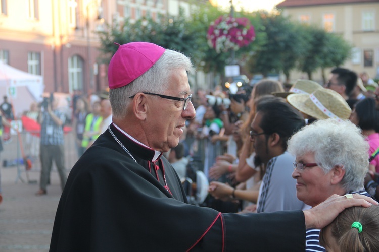 Abp Wiktor Skworc na YAI Festival w Żorach