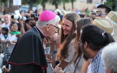 Abp Wiktor Skworc na YAI Festival w Żorach