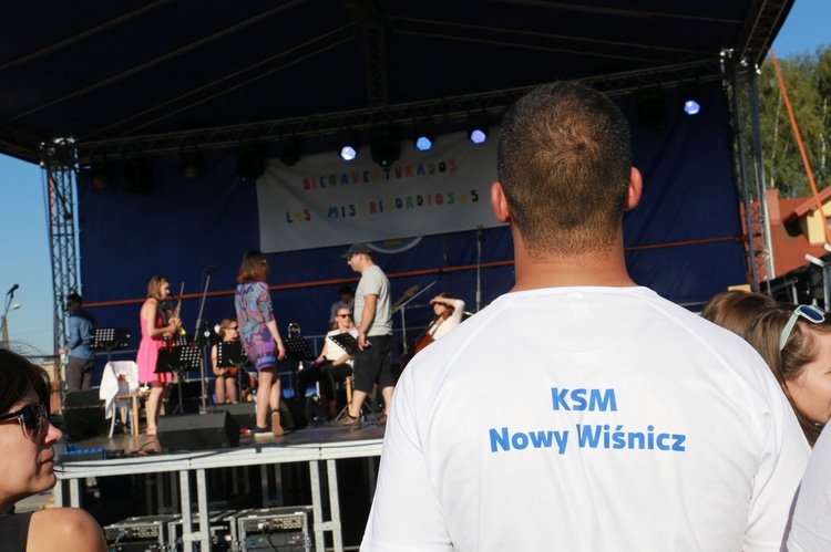 "Festiwal narodów" u Karoliny