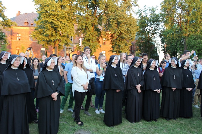 Miłosierny z kilkunastu tysięcy fotografii