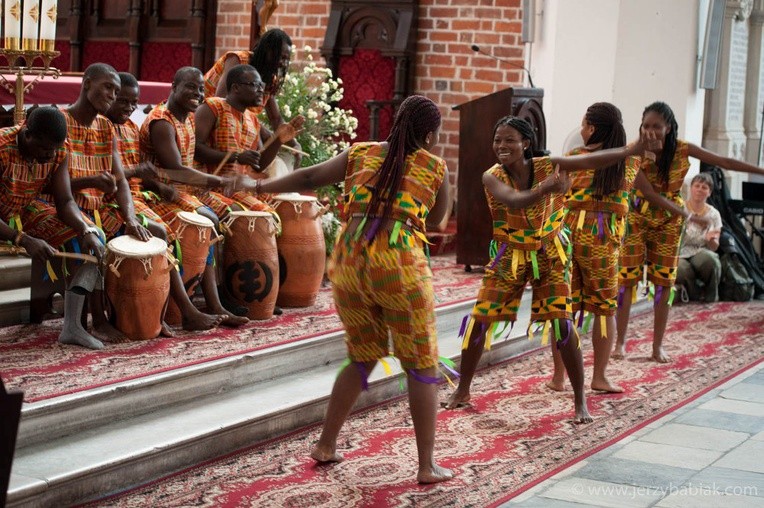 Szatan boi się ludzi wesołych - Ghana, Sierra Leone i Liberia