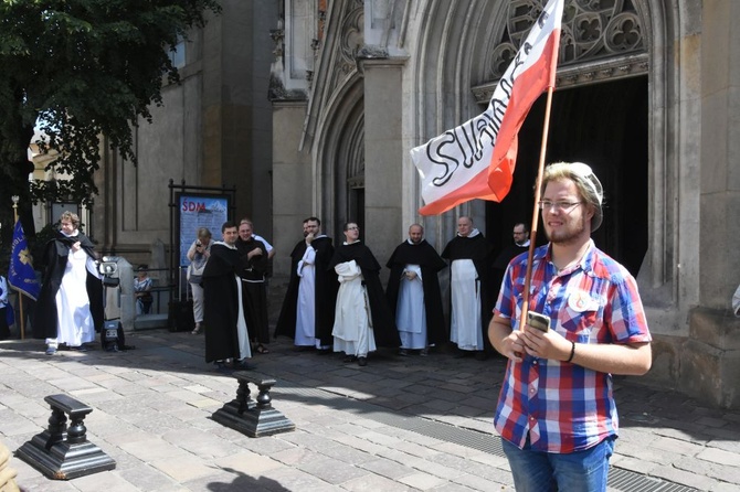 Wprowadzenie relikwii Pier Giorgio Frassatiego do bazyliki oo. dominikanów