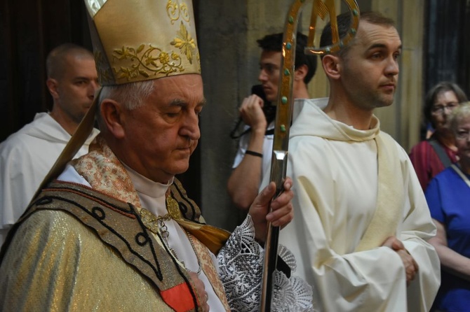 Wprowadzenie relikwii Pier Giorgio Frassatiego do bazyliki oo. dominikanów