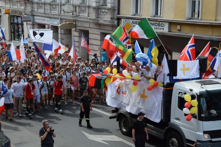 Marsz młodego Kościoła przez Opole