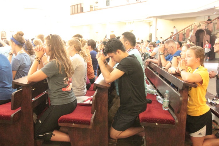 Eucharystia z widokiem na stadion