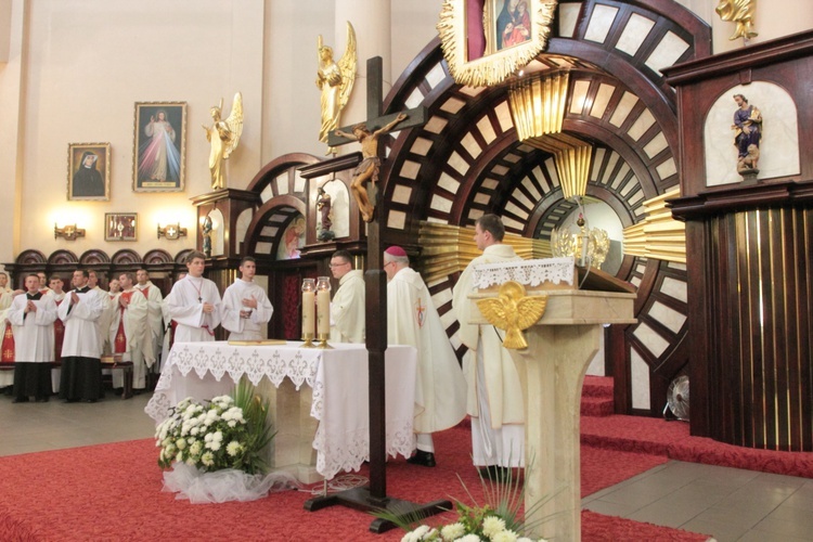 Eucharystia z widokiem na stadion