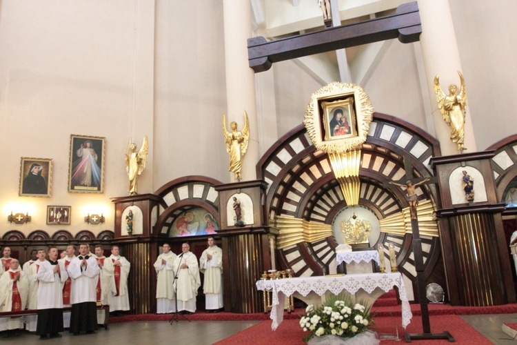 Eucharystia z widokiem na stadion