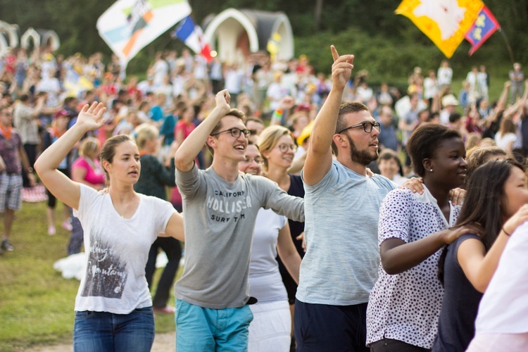 ŚDM w Gietrzwałdzie. Prezentacja grup