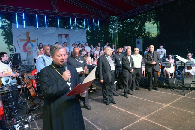 ŚDM-owy polonez i Apel Młodych w Radomiu