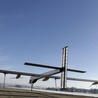 Samolot o napędzie słonecznym kończy lot dookoła świata