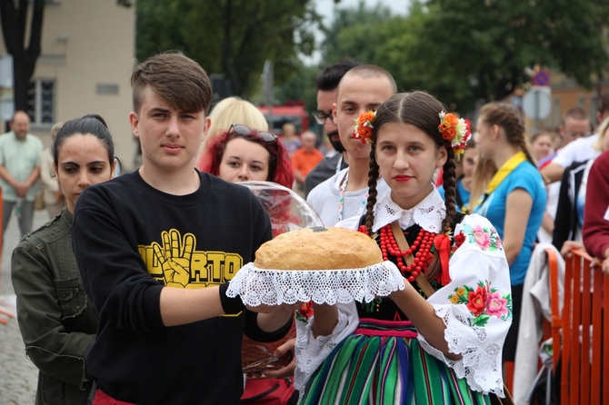 Msza św. na Starym Rynku w Łowiczu