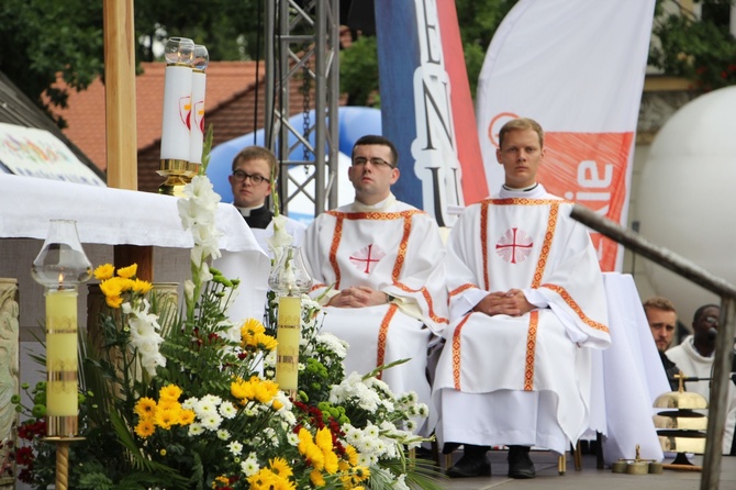 Msza św. na Starym Rynku w Łowiczu