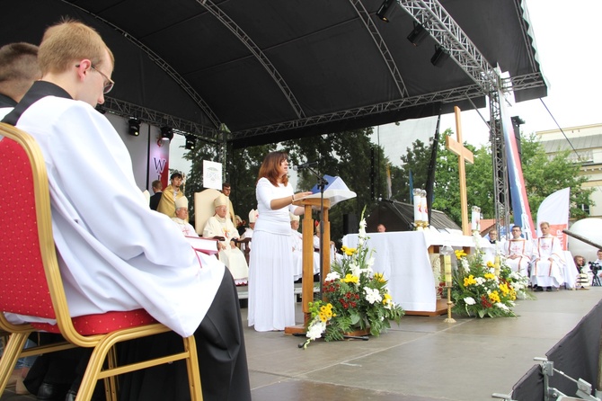 Msza św. na Starym Rynku w Łowiczu