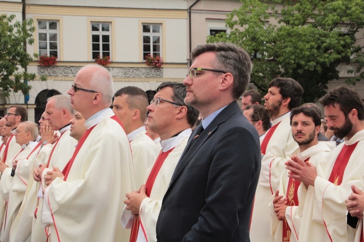 Msza św. na Starym Rynku w Łowiczu