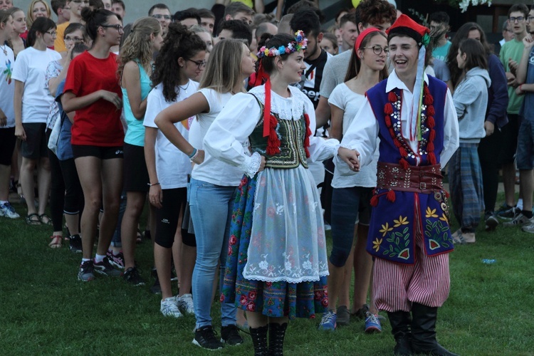 ŚDM Pożegnanie włoskiej młodzieży w Tychach