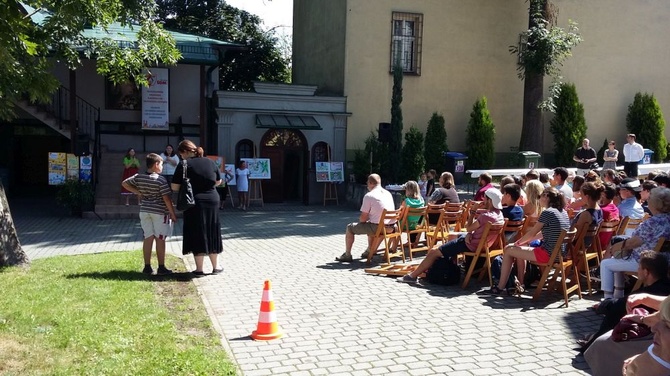 Bielska parafia Trójcy Przenajświętszej pożegnała swoich gości - cz. 2