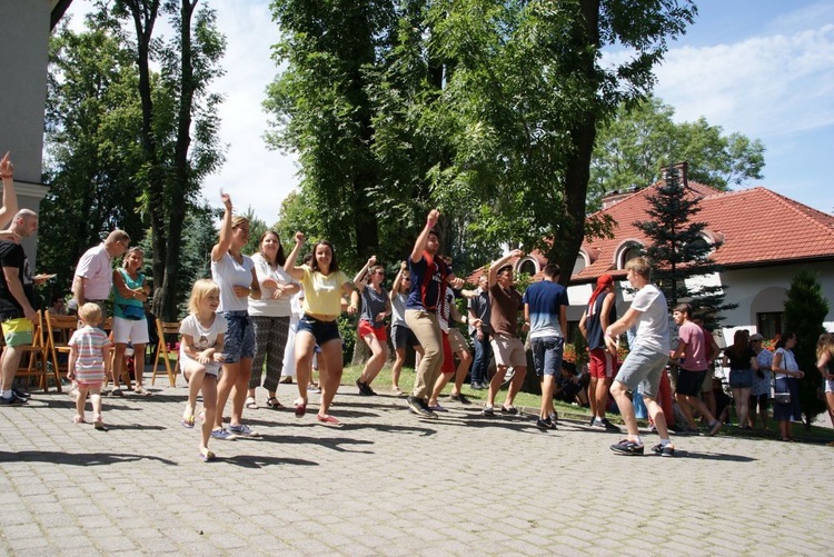 Bielska parafia Trójcy Przenajświętszej pożegnała swoich gości - cz. 2