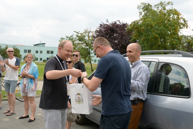 Uczestnicy ŚDM ruszyli z Radomia do Krakowa