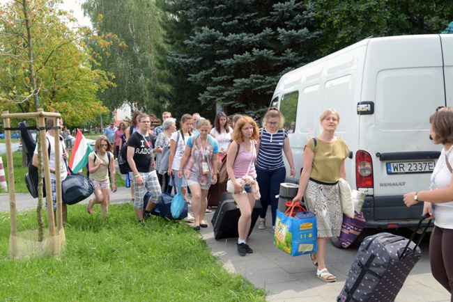 Uczestnicy ŚDM ruszyli z Radomia do Krakowa