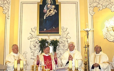 Mszy św. przewodniczył  bp Henryk Tomasik.