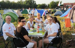 Pierwszy posiłek po przybyciu do Miasteczka Łowickiego