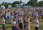 Poranna zaprawa w formie śpiewów i tańców