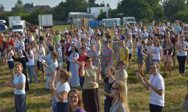 Poranna zaprawa w formie śpiewów i tańców