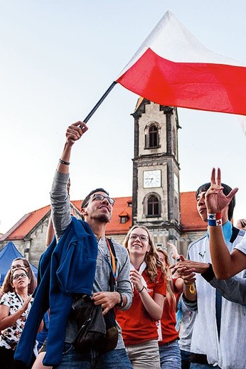 Do diecezji gliwickiej młodzież przyjechała m.in. z Australii, Brazylii, Boliwii, Dominikany, Hondurasu, Nigerii, Panamy i USA.  Na największych koncertach pielgrzymi spotkali się  na tarnogórskim rynku.