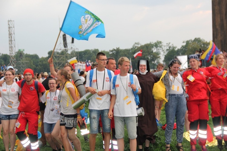 Łowicka młodzież na Błoniach w Krakowie