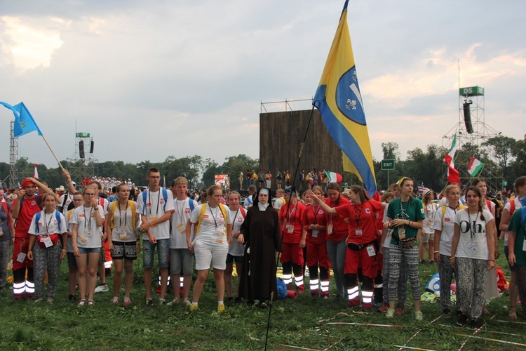 Łowicka młodzież na Błoniach w Krakowie