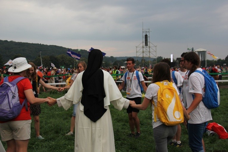 Łowicka młodzież na Błoniach w Krakowie