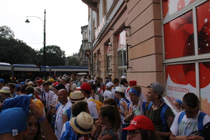 Łowicka młodzież na Błoniach w Krakowie