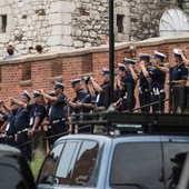 Policjanci też chcą mieć pamiątkę