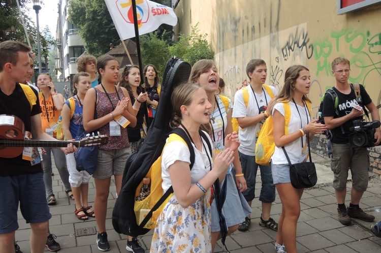 Katecheza z bp. Rysiem na stadionie "Cracovii"