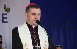 Bp Wojciech Osial spotkał się z mieszkańcami Miasteczka Łowickiego