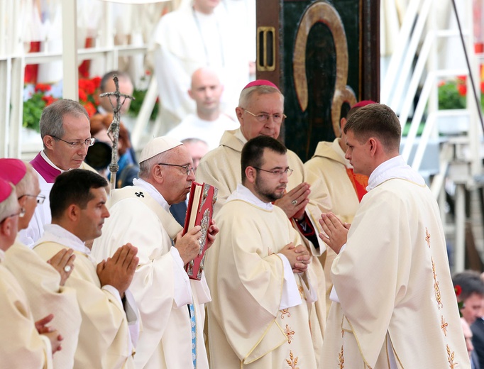 Franciszek u stóp Maryi