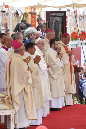 Franciszek u stóp Maryi