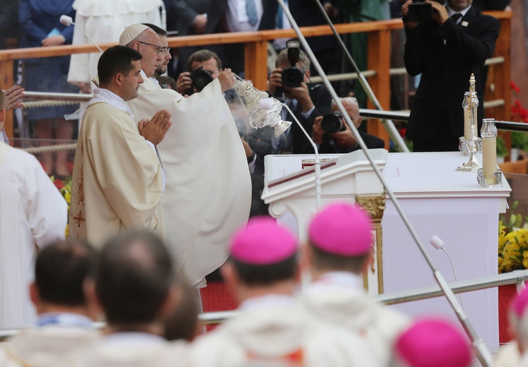 Franciszek u stóp Maryi