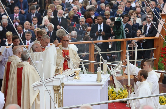 Franciszek u stóp Maryi