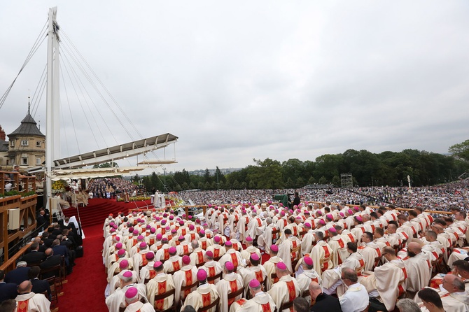 Franciszek u stóp Maryi