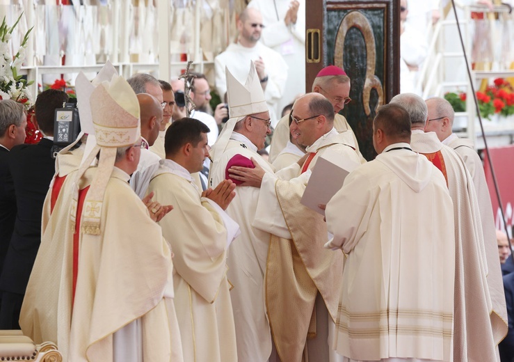 Franciszek u stóp Maryi