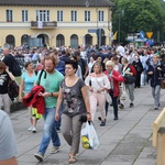 Franciszek u stóp Maryi