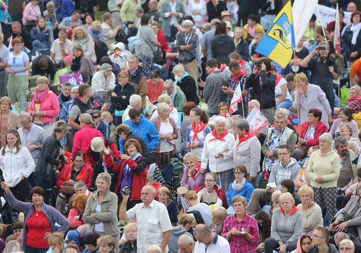 Franciszek u stóp Maryi