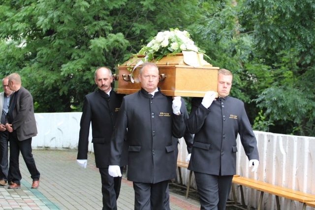 Ostatnie pożegnanie śp. ks. Tomasza Chudego w Bielsku-Białej