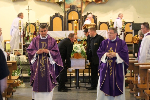 Ostatnie pożegnanie śp. ks. Tomasza Chudego w Bielsku-Białej