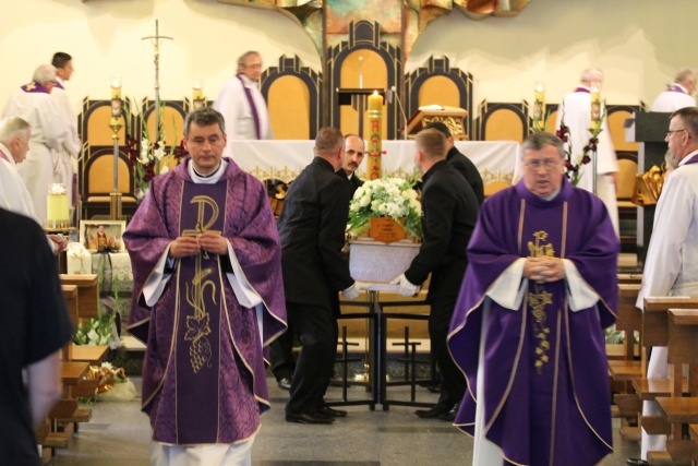 Ostatnie pożegnanie śp. ks. Tomasza Chudego w Bielsku-Białej